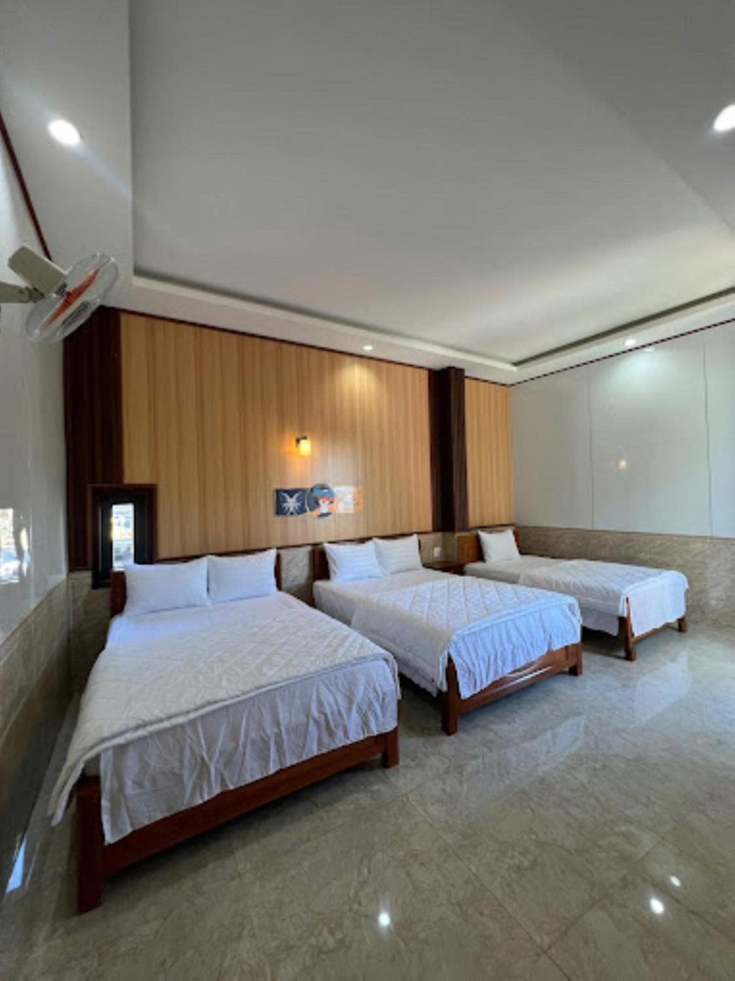 Binh Minh Hotel Pleiku Esterno foto