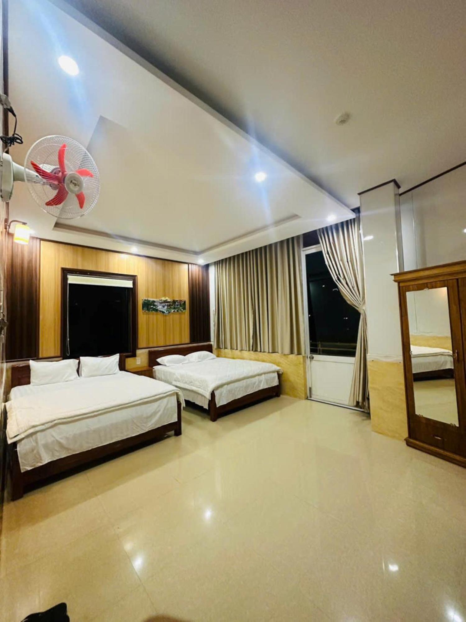 Binh Minh Hotel Pleiku Esterno foto